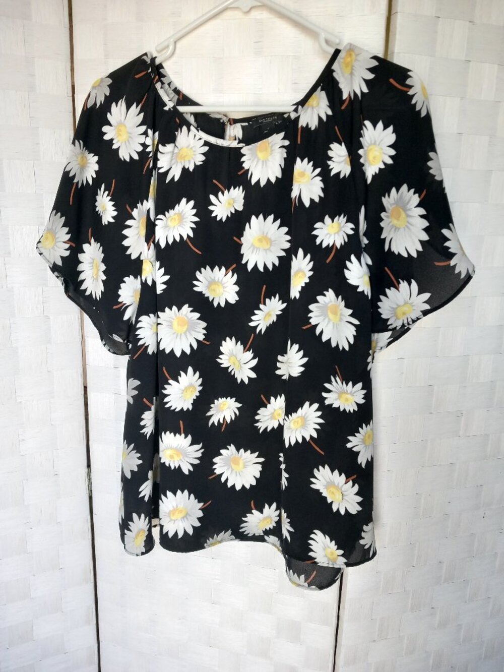 Black Daisy Floral Flutter Sleeve Blouse by Ann Taylor
